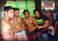 Celebrity & Fan Pose