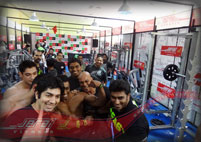Celebrity & Fan Pose