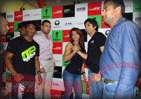 Celebrity & Fan Pose