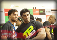 Celebrity & Fan Pose