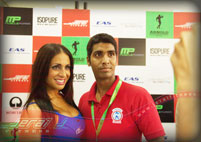Celebrity & Fan Pose
