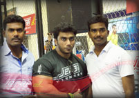 Celebrity & Fan Pose