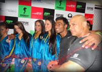 Celebrity & Fan Pose