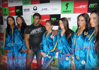 Celebrity & Fan Pose