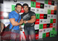 Celebrity & Fan Pose