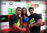 Celebrity & Fan Pose