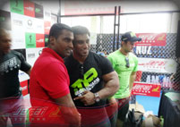 Celebrity & Fan Pose