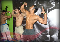 Celebrity & Fan Pose