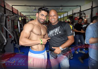 Celebrity & Fan Pose