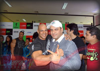 Celebrity & Fan Pose